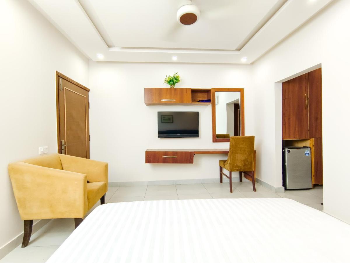 Hotel Avalon Suites Multan Ngoại thất bức ảnh