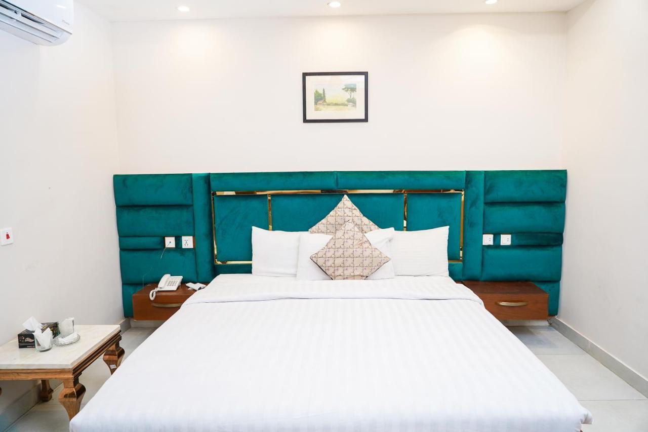 Hotel Avalon Suites Multan Ngoại thất bức ảnh