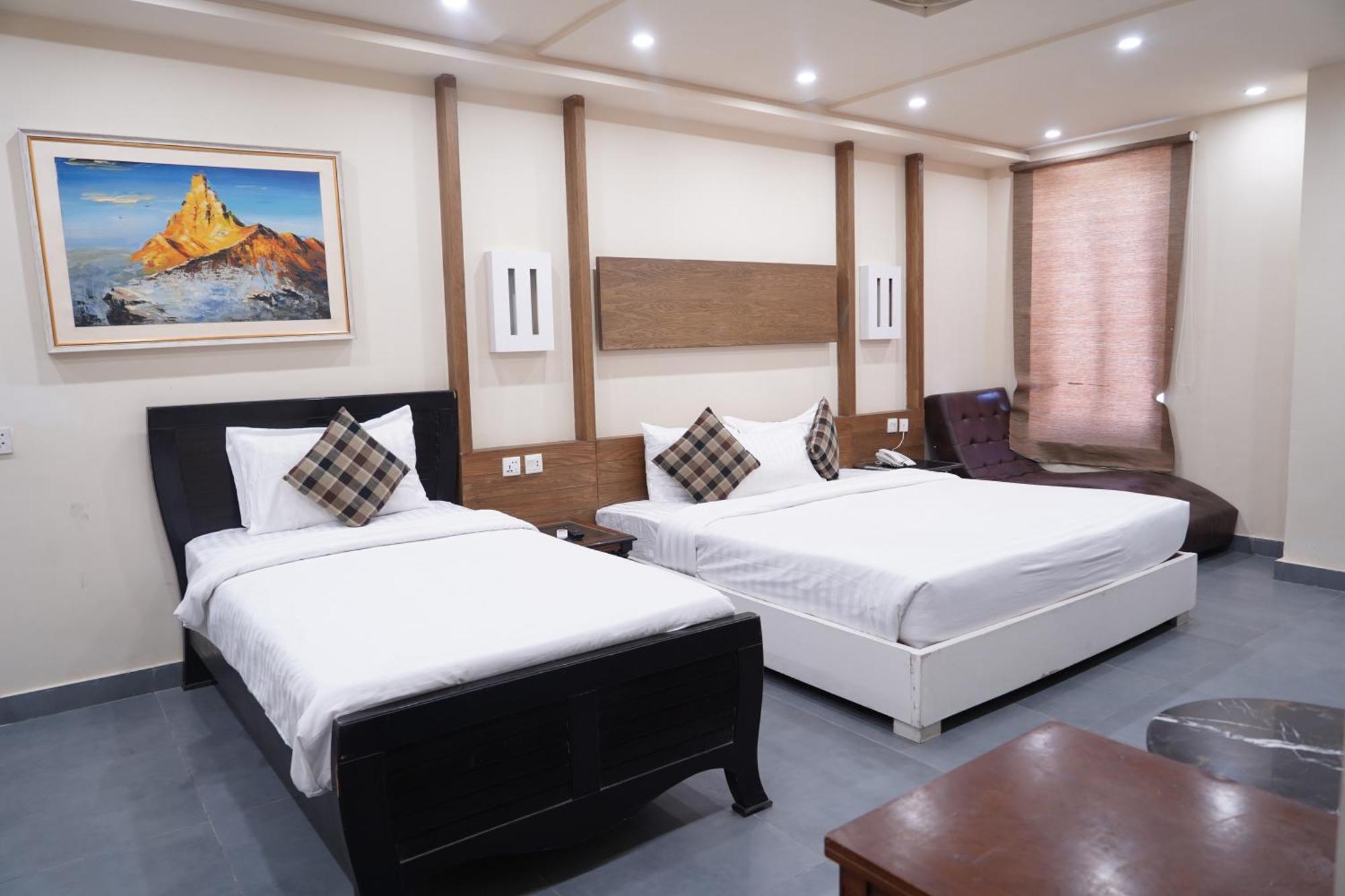 Hotel Avalon Suites Multan Ngoại thất bức ảnh