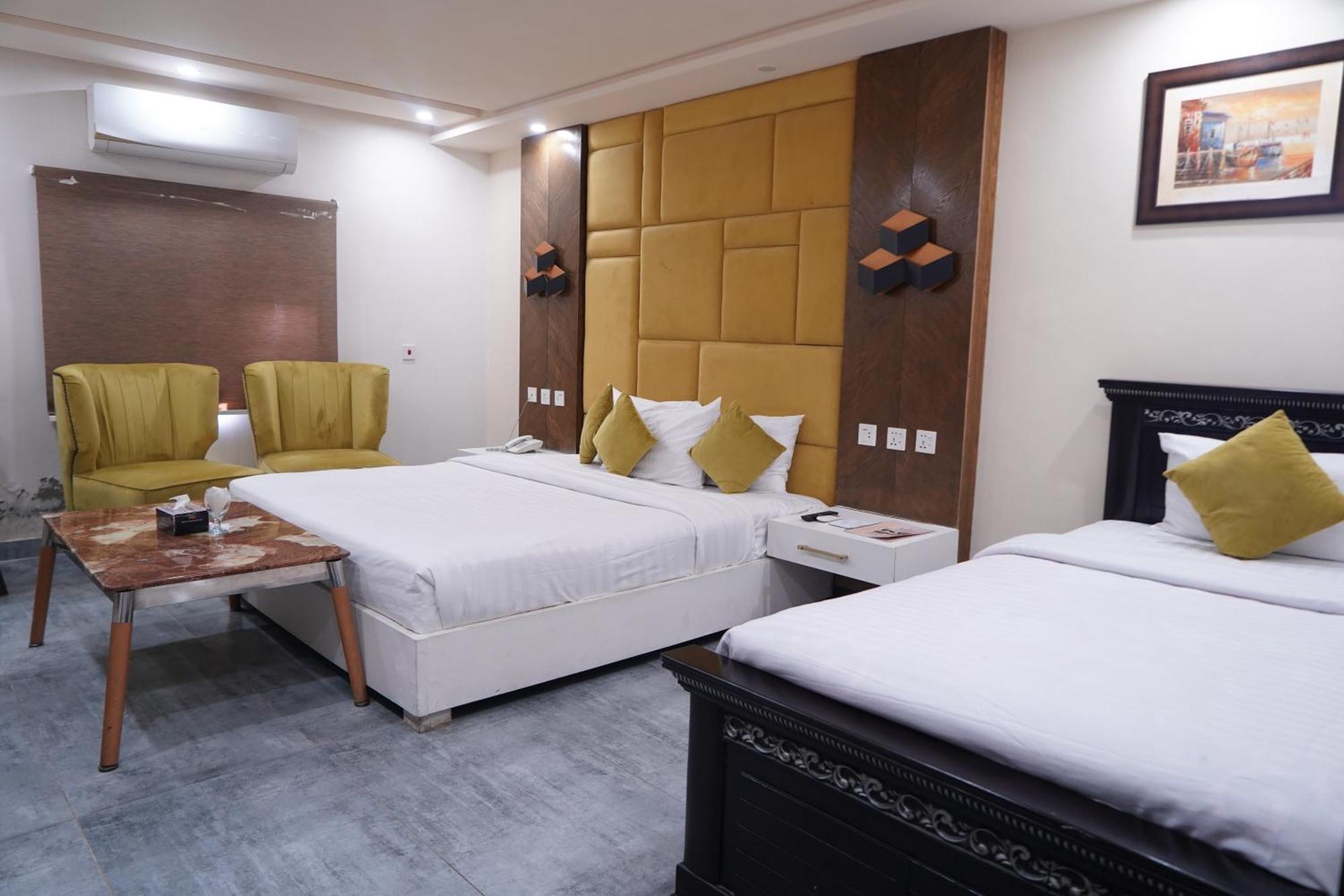 Hotel Avalon Suites Multan Ngoại thất bức ảnh