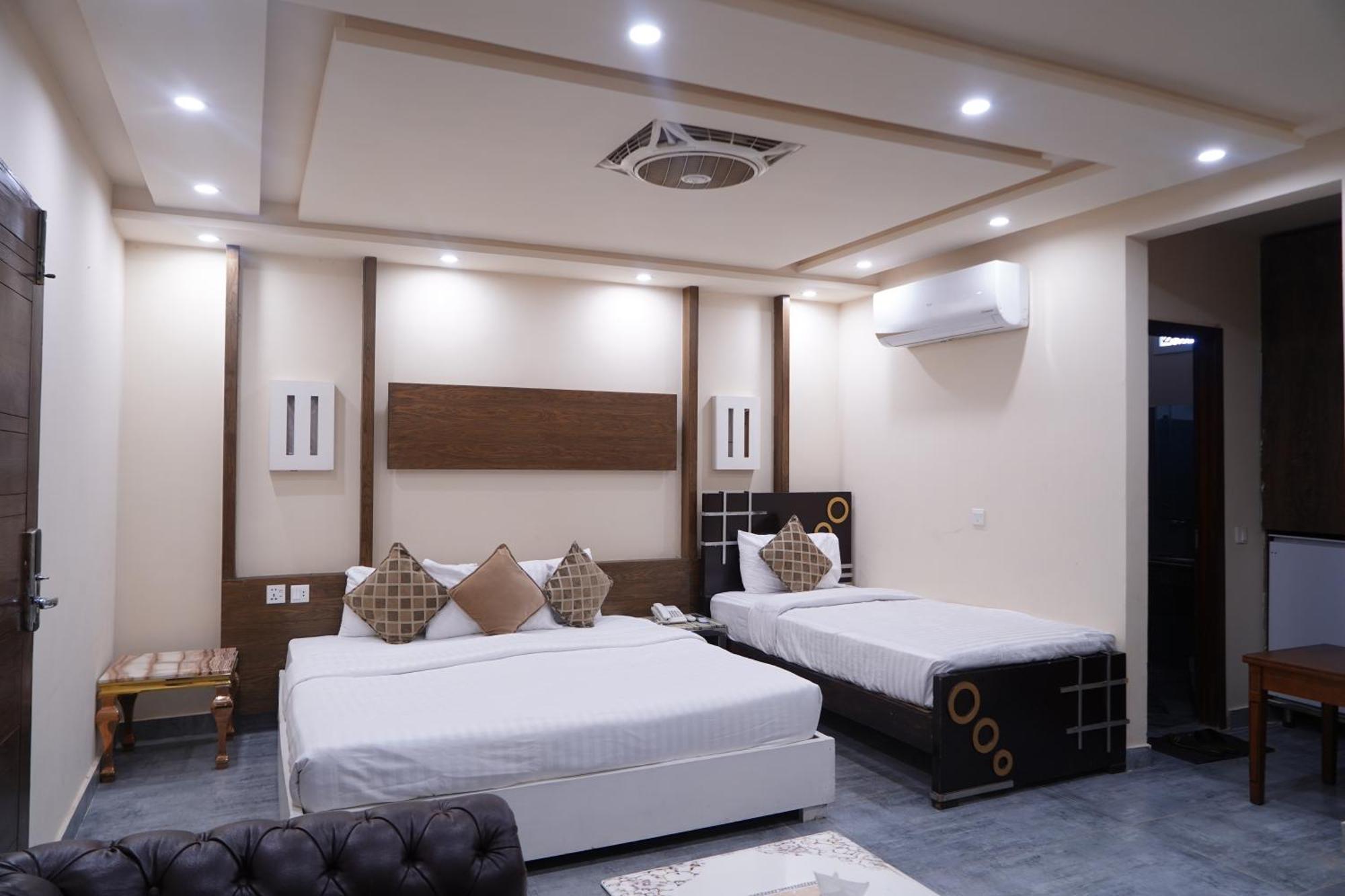 Hotel Avalon Suites Multan Ngoại thất bức ảnh