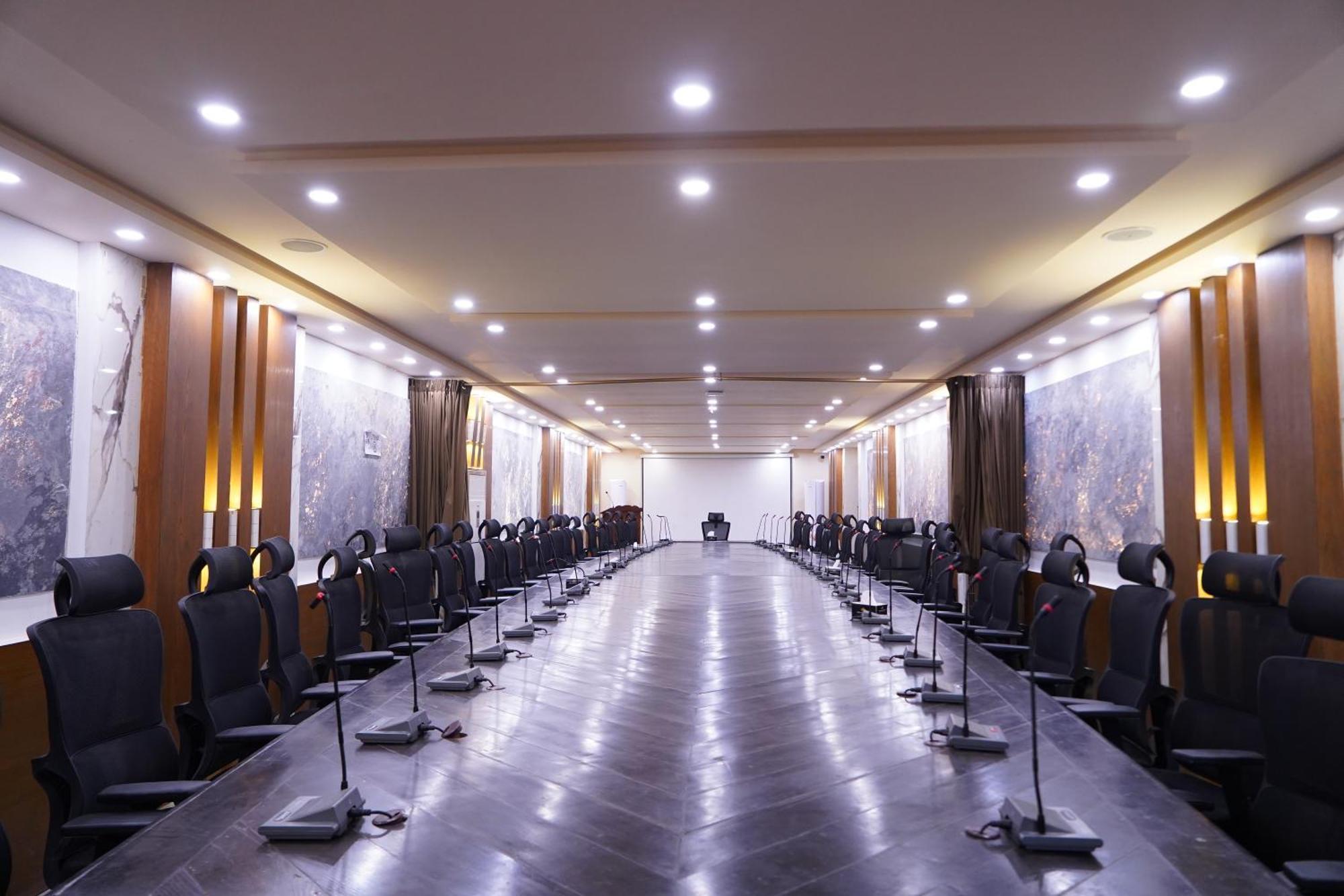 Hotel Avalon Suites Multan Ngoại thất bức ảnh