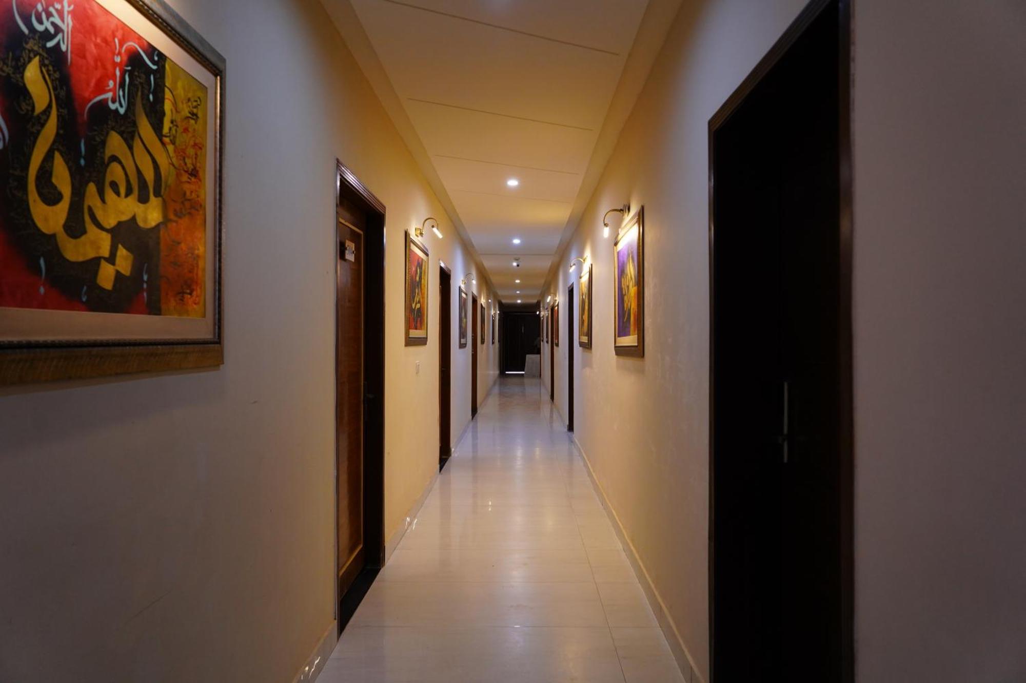 Hotel Avalon Suites Multan Ngoại thất bức ảnh