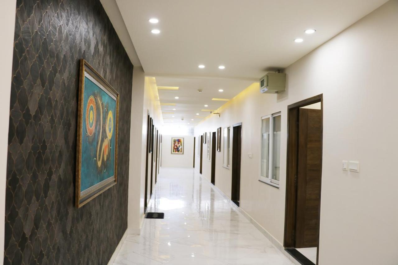 Hotel Avalon Suites Multan Ngoại thất bức ảnh