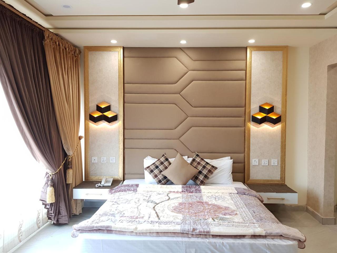 Hotel Avalon Suites Multan Ngoại thất bức ảnh
