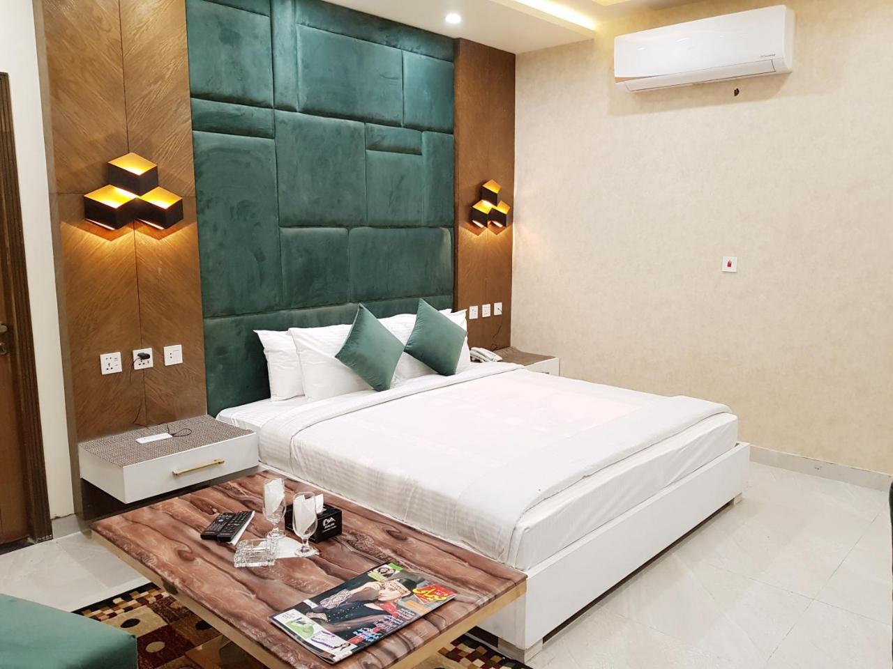 Hotel Avalon Suites Multan Ngoại thất bức ảnh