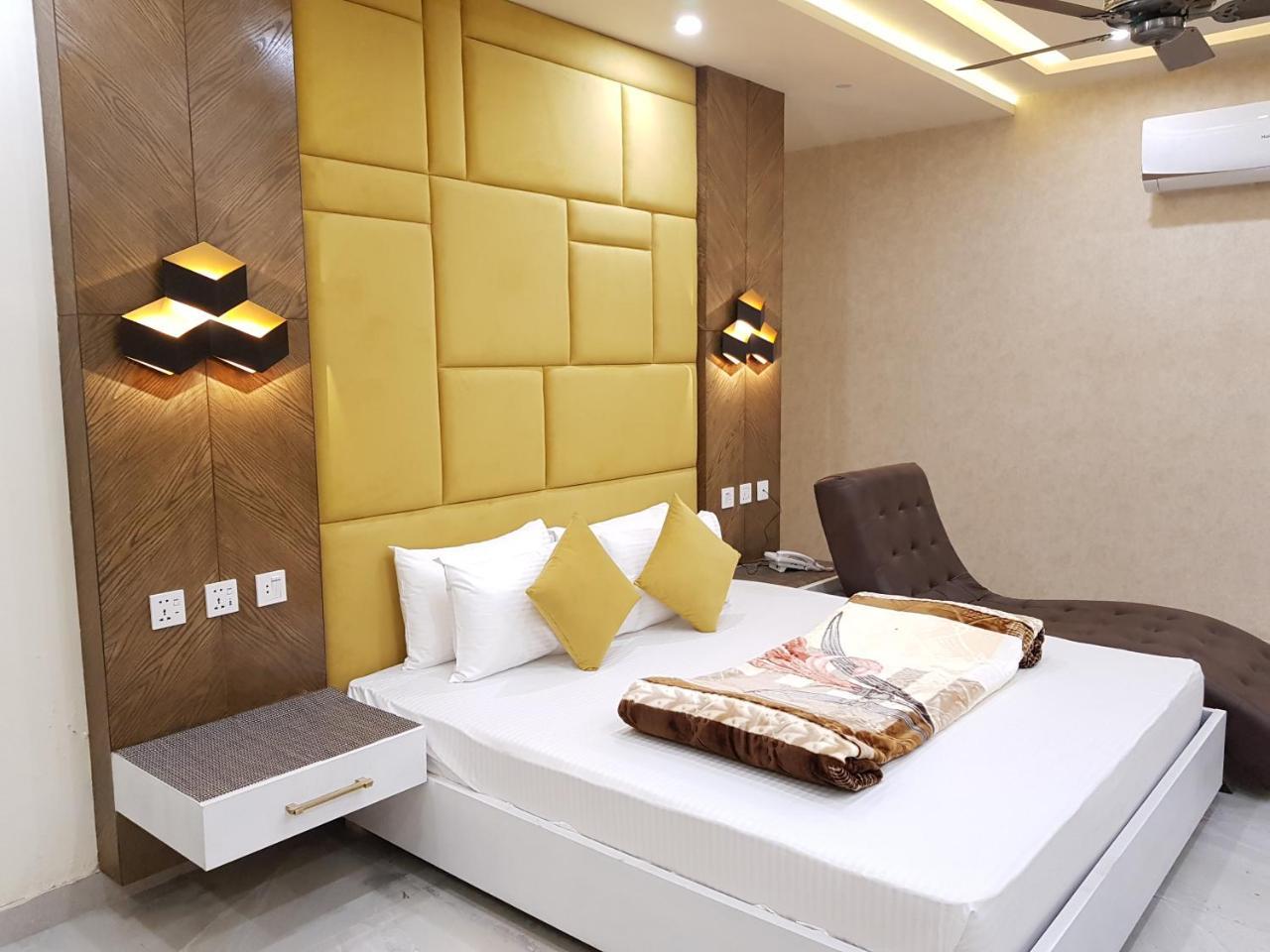 Hotel Avalon Suites Multan Ngoại thất bức ảnh